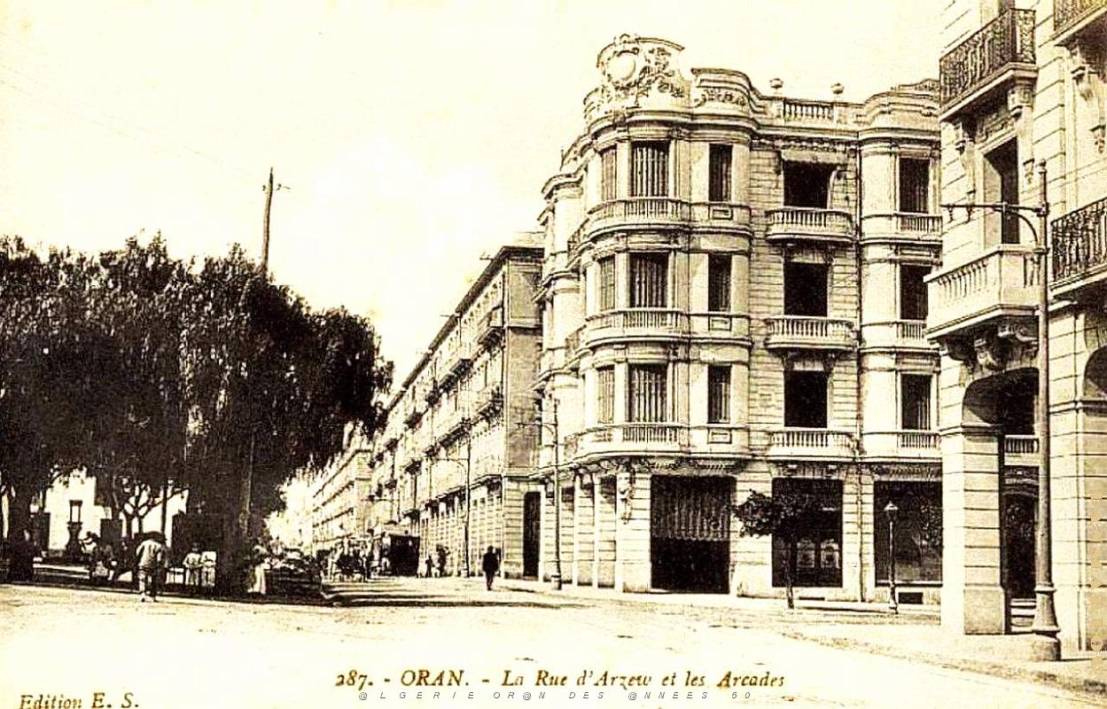 RA g- 009- Place des Victoires.jpg